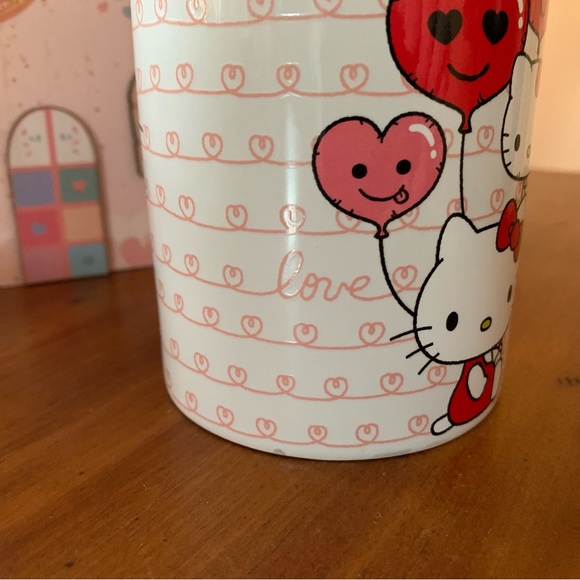 🎉Host Pick🎉New Hello Kitty Love Mug with Gold Handle Valentines Hearts Bows❤️ - Picture 11 of 11